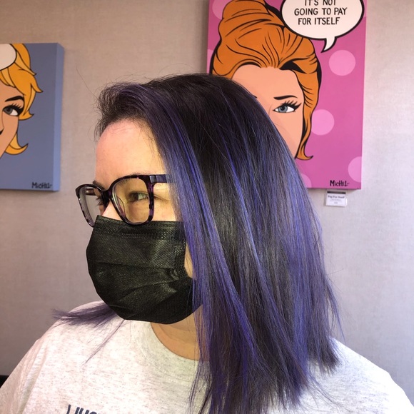 Hi I’m Jenn! Can’t wait for you to see my closet! - Picture 3 of 3